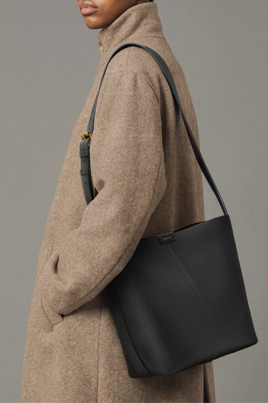 Saudade Mini Tasche – Stahl, genarbtes Leder, Beutelform – Soeur