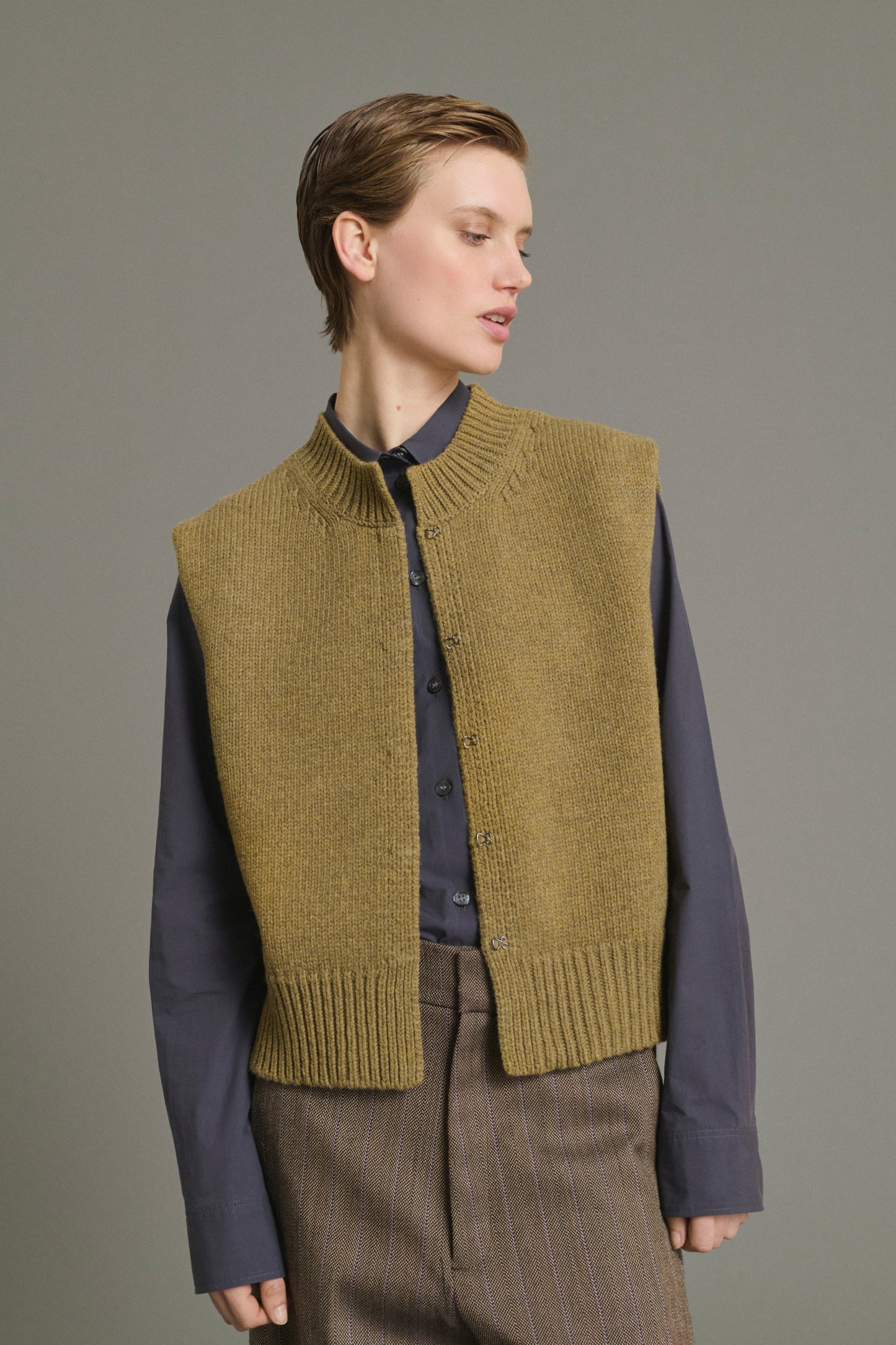 Cardigan Kalyanee – Lindgrün – Wolle – Damen