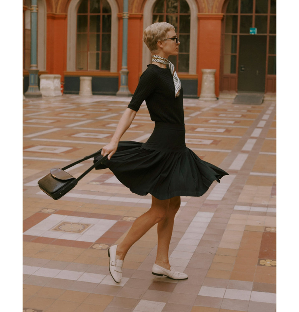 Pull DELON ROUGE vue 16